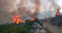 Požar u Neumu i dalje aktivan, vatra se širi velikom brzinom
