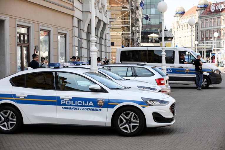 Centar Zagreba opet pun policije, večeras i posebna regulacija prometa zbog utakmice