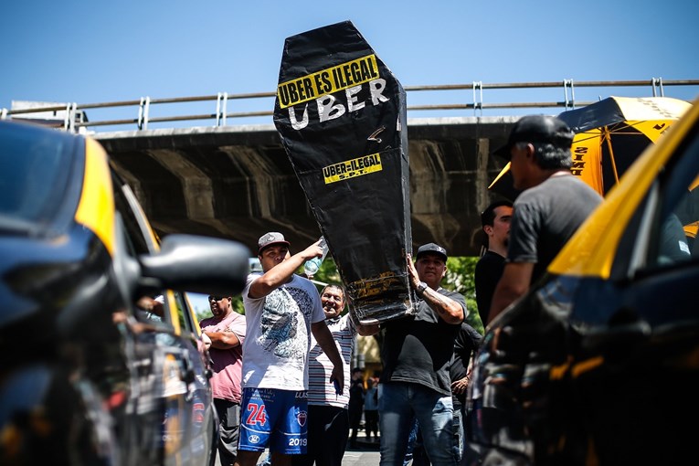 New Jersey naredio Uberu da plati 650 milijuna dolara poreza