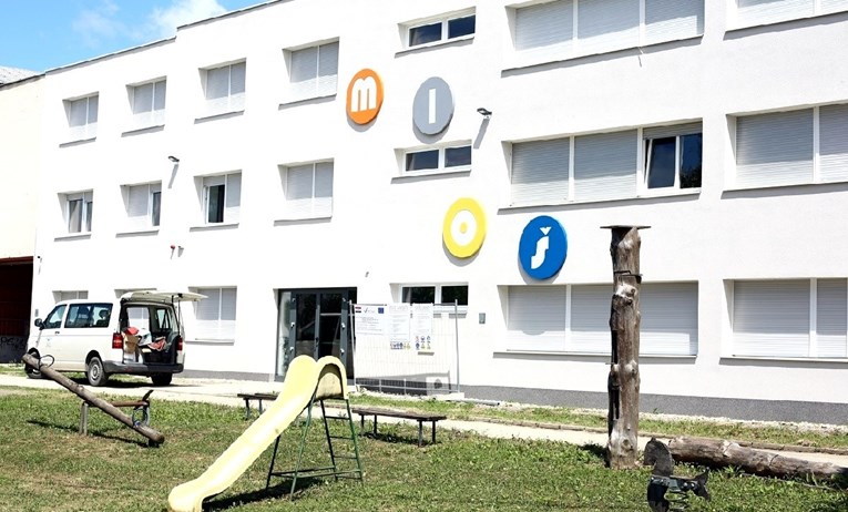 U Karlovačkoj 56 novozaraženih, Stožer objavio stanje u školama