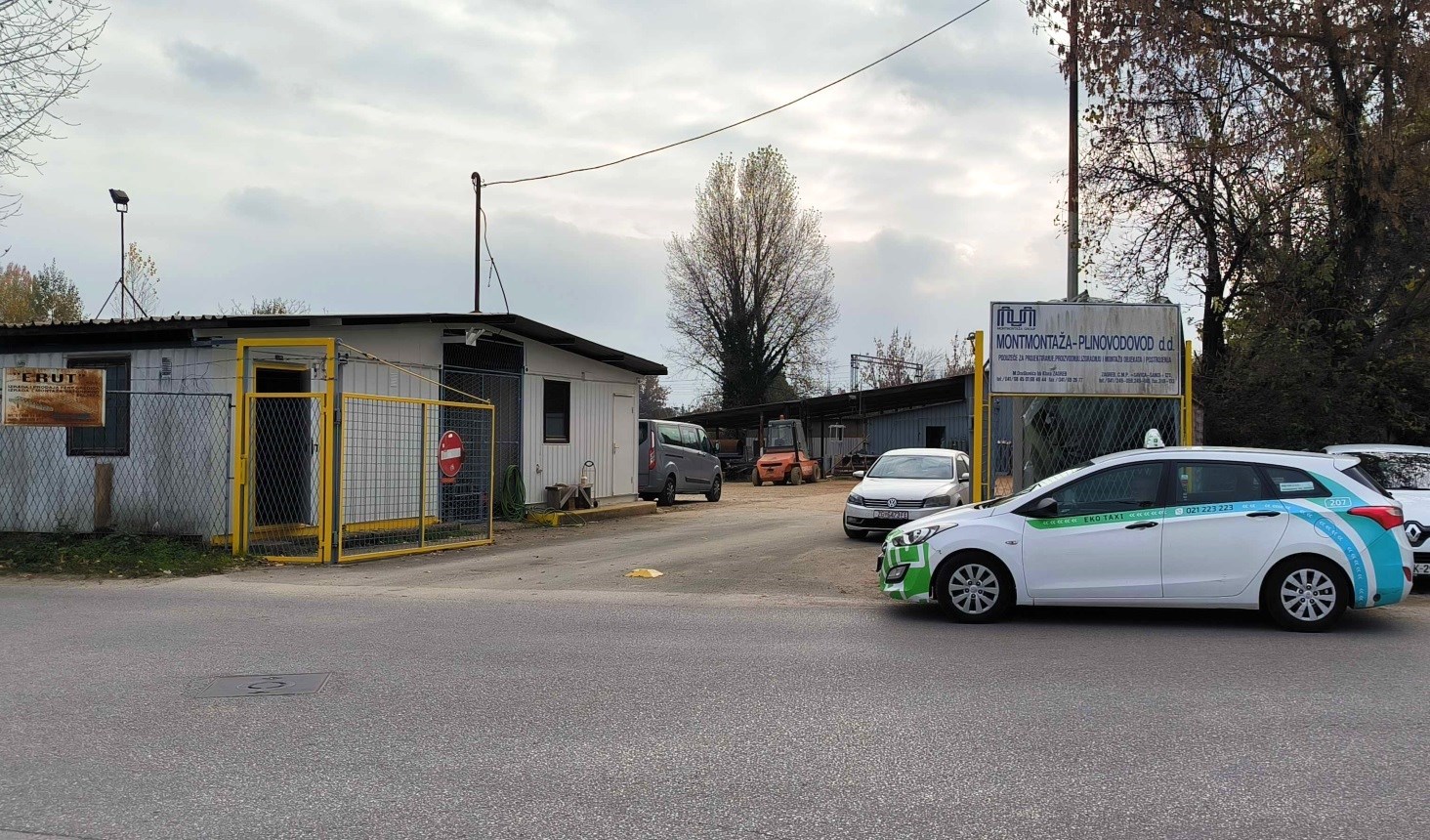 Gorjelo nedaleko od benzinske Petrola u Novom Zagrebu