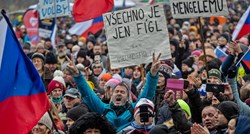 Tisuće Čeha prosvjedovale protiv covid-mjera