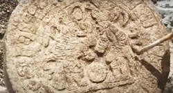 VIDEO Arheolozi pronašli kamenu ploču drevnih Maja. Prikazuje sportske rezultate?