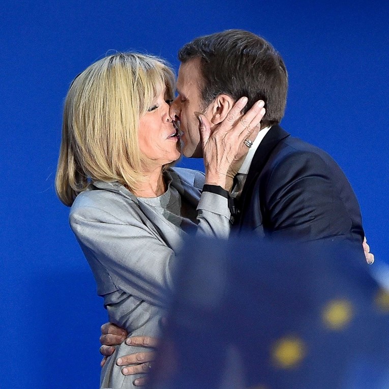 Brigitte Macron imala je 39 kad je upoznala Emmanuela. Predavala mu je u srednjoj