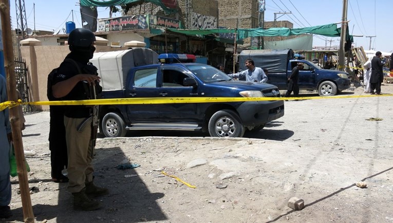 Otac u Pakistanu ubio sina lopatom zbog druženja s transrodnim osobama