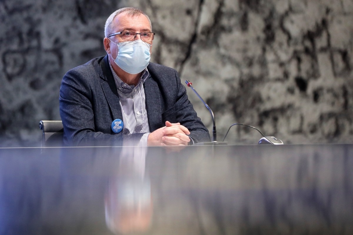 Capak: I oni koji se cijepe AstraZenecom bi i dalje trebali nositi maske