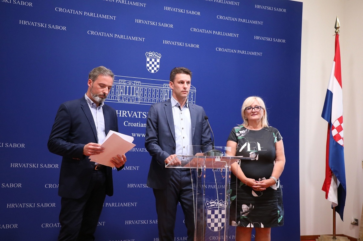 Petrov: Pupovac se treba ispričati