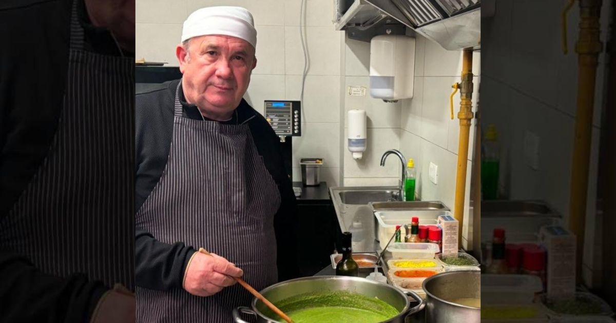 Željko Kerum objavio fotku iz kuhinje: "Spremio sam juhu od špinata i kozica"