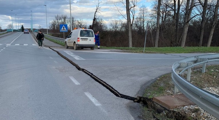 U potresu oštećen i most kod Petrinje