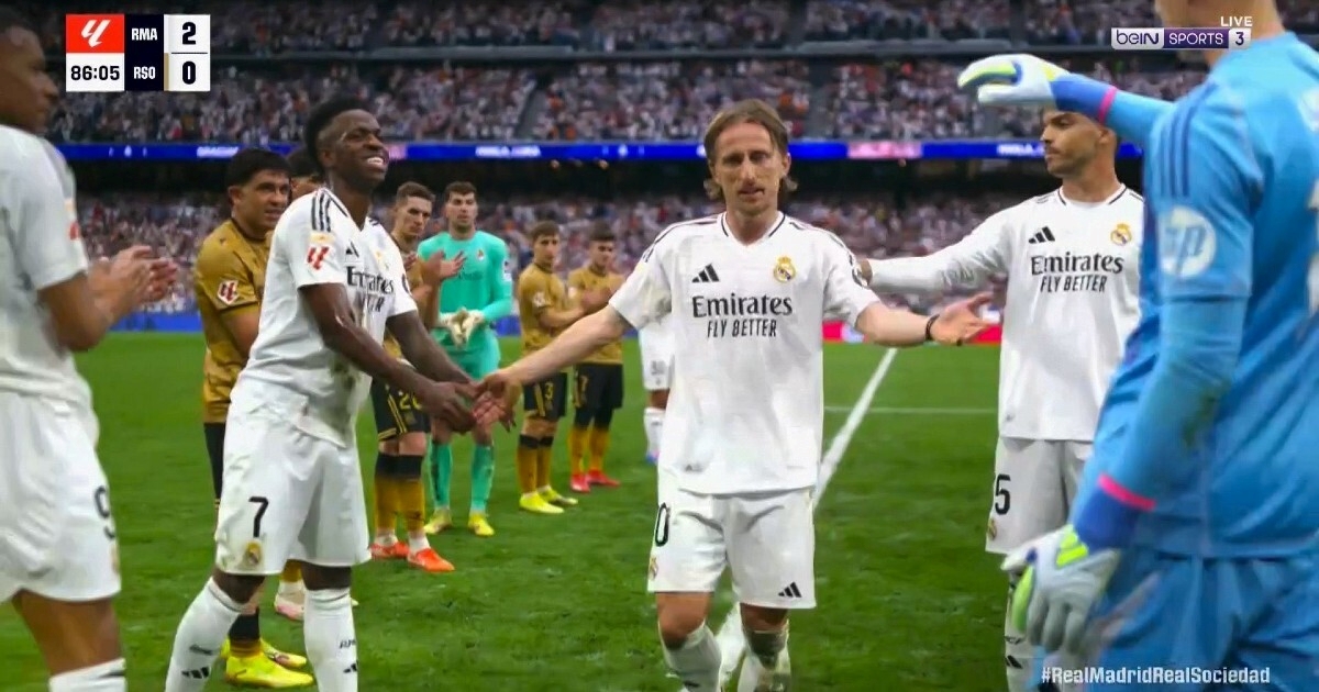 VIDEO Modrić krenuo iz igre u oproštajnoj utakmici. Slijedila je scena za povijest