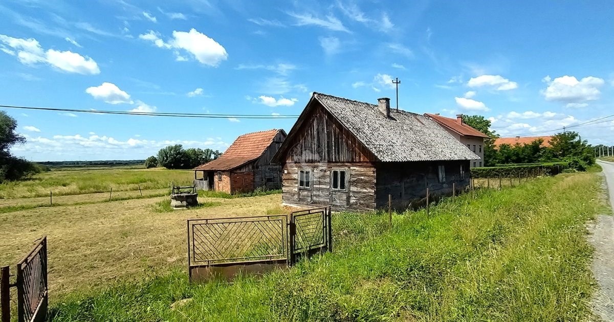 Prostrano zemljište od 11.130 m² s kućom i gospodarskim objektom