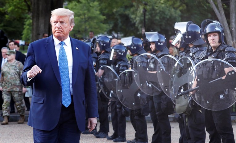 Trump tražio 10.000 vojnika da uguše prosvjede, vojska ga odbila