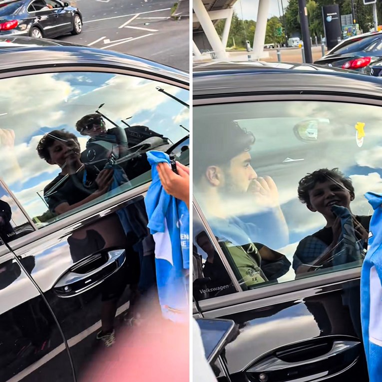 Klinci na semaforu molili Gvardiola za sliku. Pogledajte njegovu reakciju