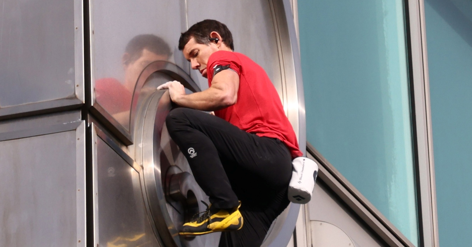 Tip koji se bez zaštite penjao na Taipei 101 pričao o honoraru koji je dobio