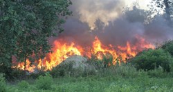 Sisački aktivisti: Požar na odlagalištu je aktivan skoro mjesec dana