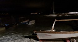 VIDEO Olujni vjetar u Dalmaciji, more razbijalo brodove o obalu