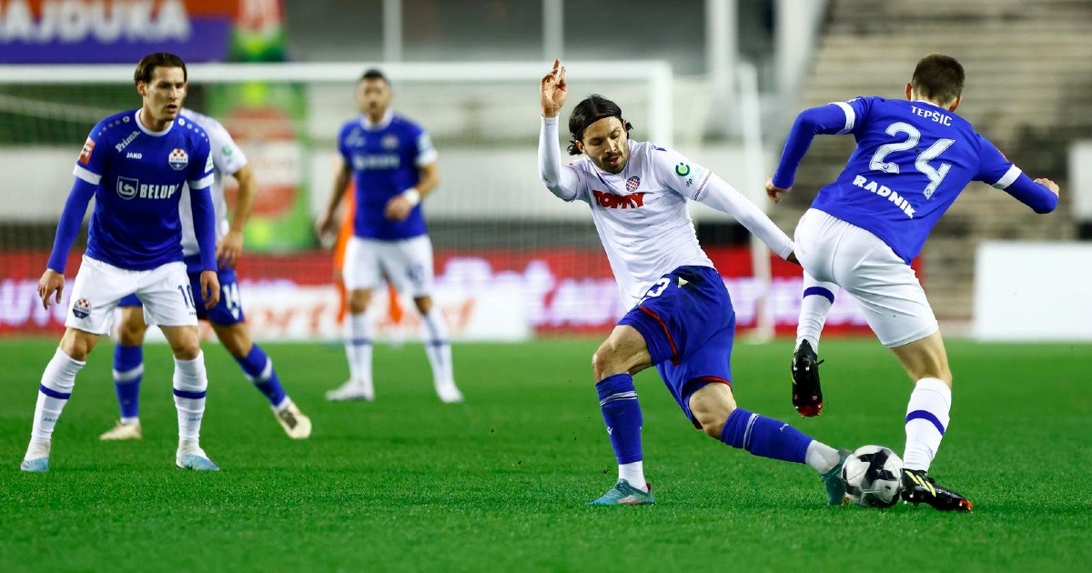 Hajduk i Slaven odigrali su prvo poluvrijeme bez ijednog udarca u okvir gola
