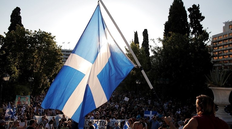 Više od 5000 ljudi prosvjedovalo protiv cijepljenja u Ateni, traže ostavku premijera