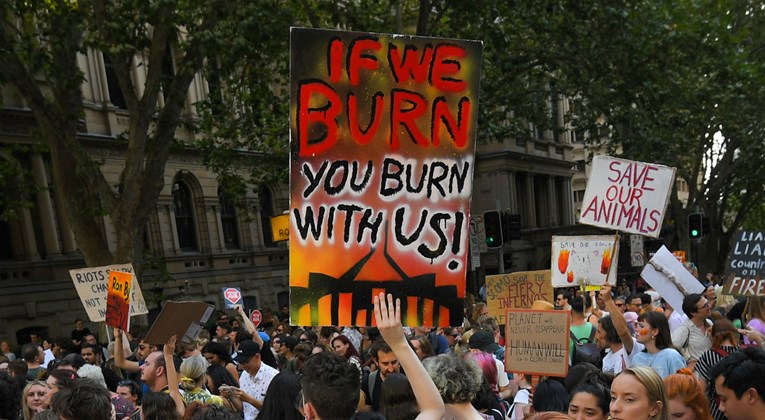 Tisuće Australaca na ulicama, prosvjeduju protiv klimatskih promjena