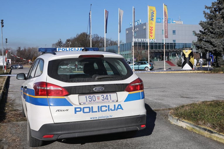 Talijanke (18 i 24) krale odjeću pa napale zaštitara koji ih je uhvatio