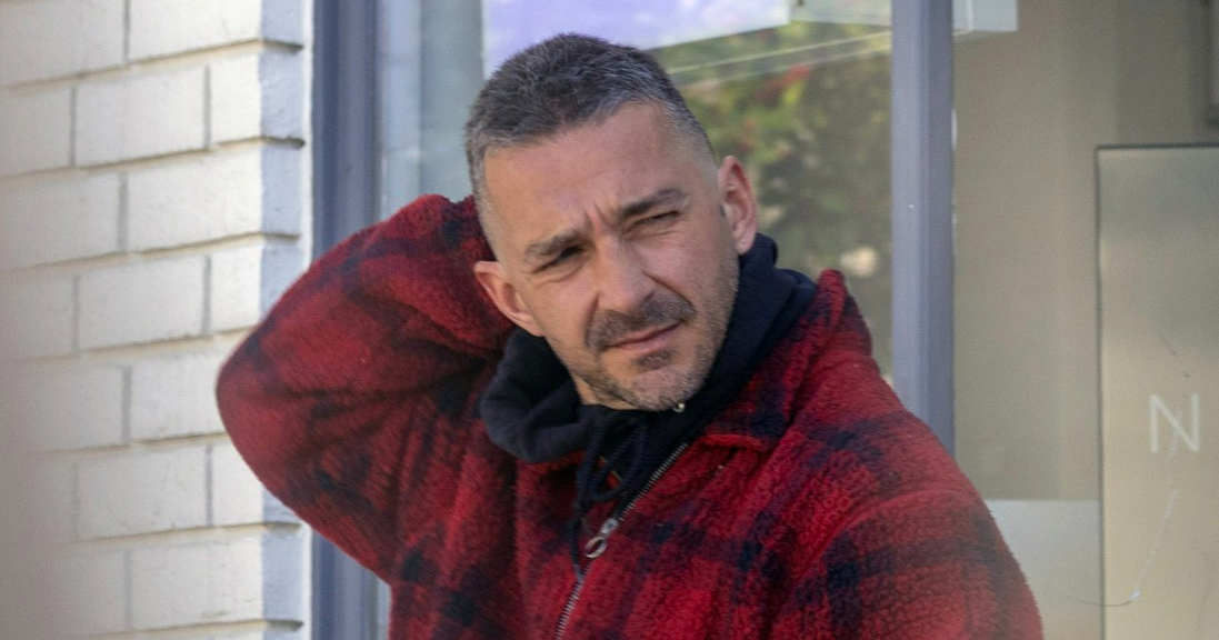 Shia LaBeouf snimljen nadzornom kamerom na vratima kuće, ljudi se čude što je radio