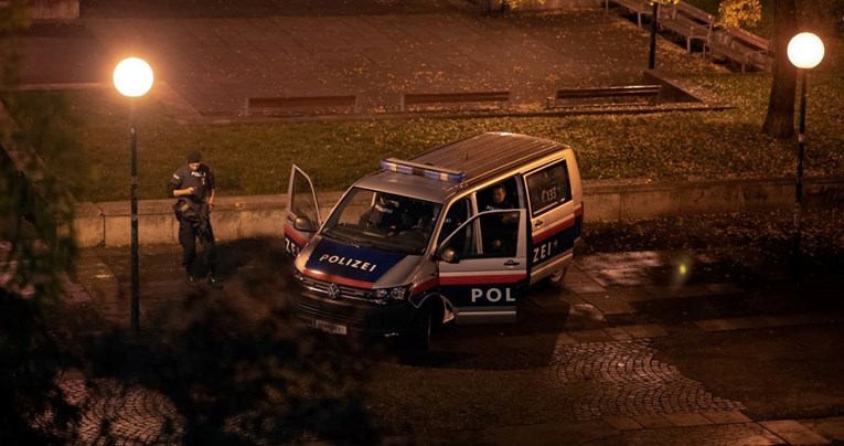 Tinejdžer planirao teroristički napad u Beču, uhićen je