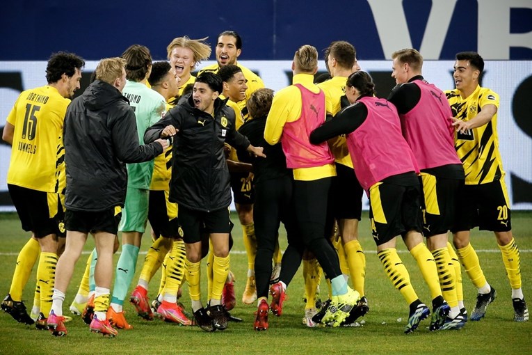 Igrači Borussije pobjedu u najvećem njemačkom derbiju slavili bez maski, klub kažnjen
