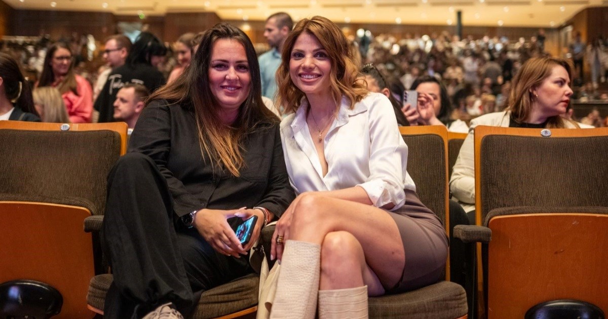 Lejla Filipović snimljena na koncertu Marije Šerifović u Lisinskom