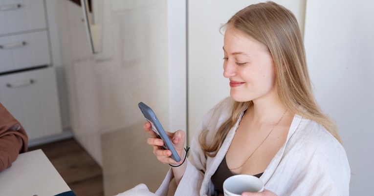 Greška koju radimo čim se probudimo, a utječe na početak dana