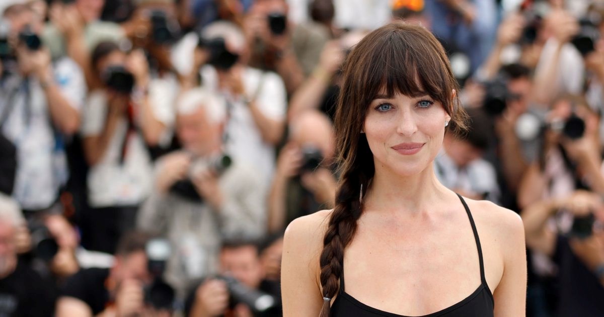 Dakota Johnson privlačila poglede u romantičnom izdanju