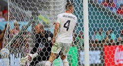 VIDEO Stoper Srbije katastrofalnim reakcijama poklonio dva gola Kamerunu