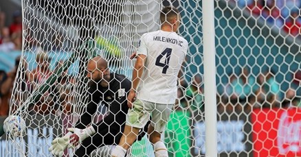 VIDEO Stoper Srbije katastrofalnim reakcijama poklonio dva gola Kamerunu