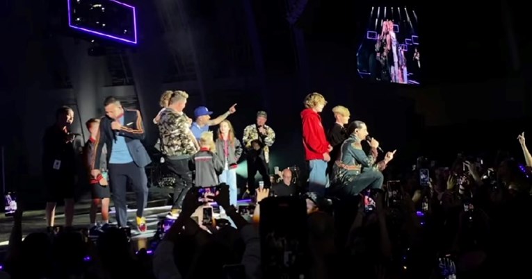 VIDEO Backstreet Boysi na nastupu u SAD-u imali specijalne goste, publika vrištala