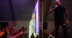 Jala Brat objavio snimku s koncerta u Zagrebu na kojoj se vidi da je gurnuo ženu