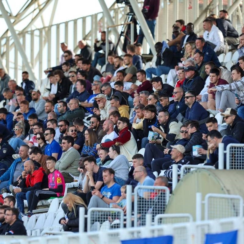 Engleski navijači iznenadili dolaskom na utakmicu SHNL-a. Pjesmom sprdali Tottenham