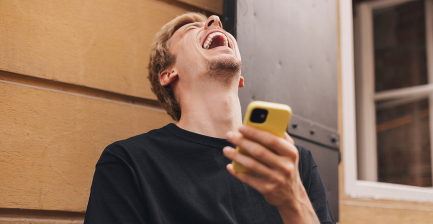 Nova aplikacija za spojeve spaja ljude na temelju memova koji su ih nasmijali