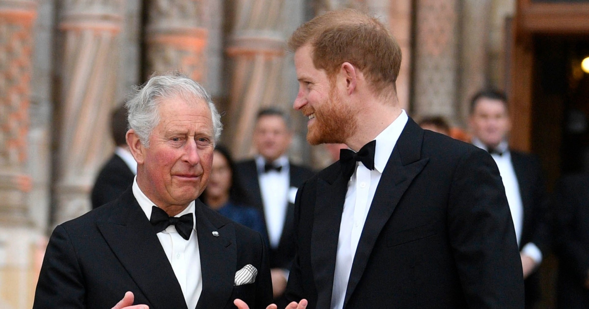 Princ Harry stiže u Britaniju. Sve se više priča o susretu s ocem
