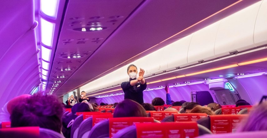 EU ukida maske u avionima i na aerodromima