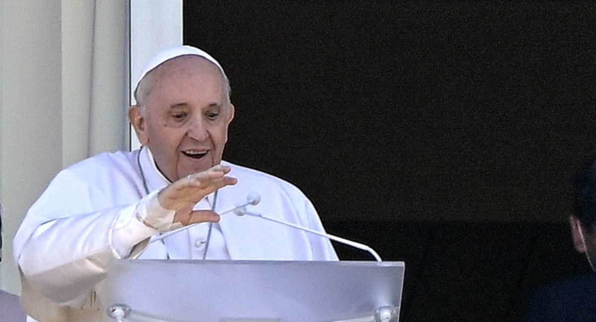 Papa se prvi put od povratka iz bolnice obratio vjernicima