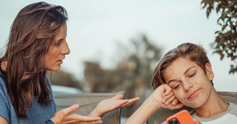 9 fraza koje mogu naškoditi vašem djetetu i što koristiti umjesto njih