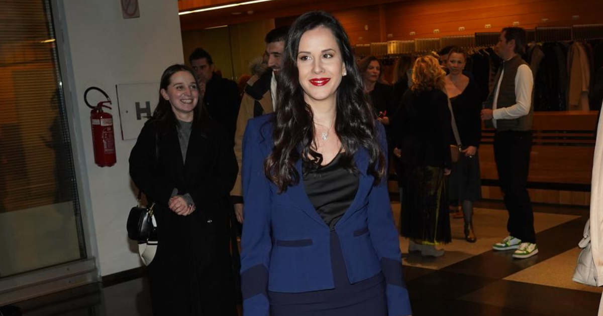 Vučićeva supruga Tamara privukla poglede na premijeri predstave u Beogradu