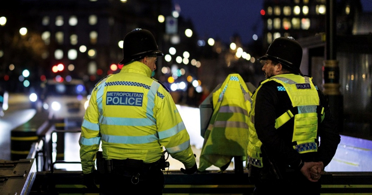 Majka bacila bebu s trećeg kata u Londonu. Djevojčica preminula