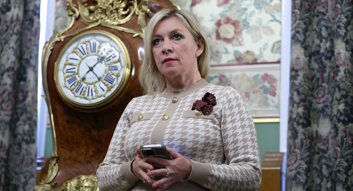 Zaharova: Macronu bi bilo bolje da pošalje vojnike u muzeje, nego u Ukrajinu