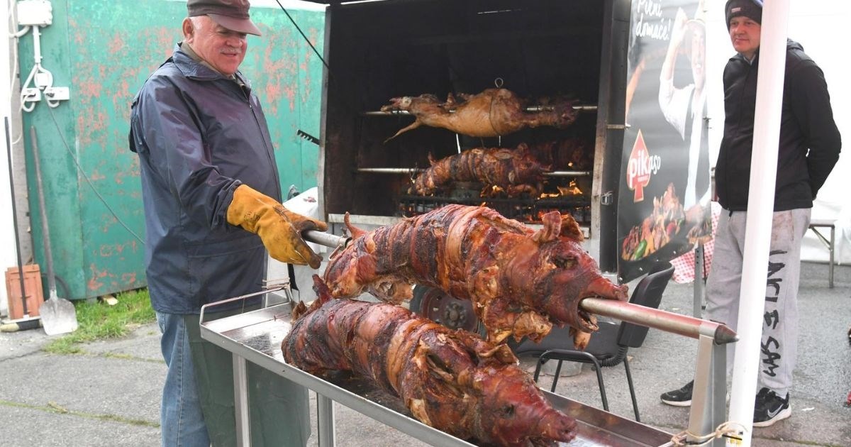 Ćevapi 10, kila janjetine 45 eura... Što se jede na sajmu u Gudovcu i koliko košta?