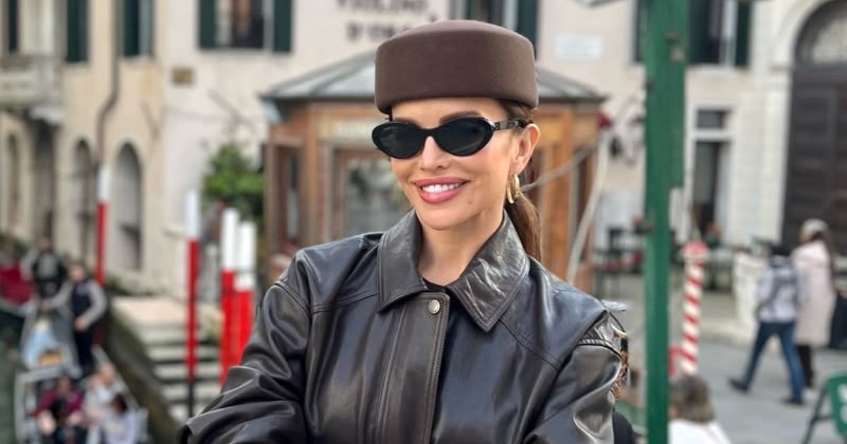 Severina se javila iz Italije, u prvom planu našla se trendi suknja