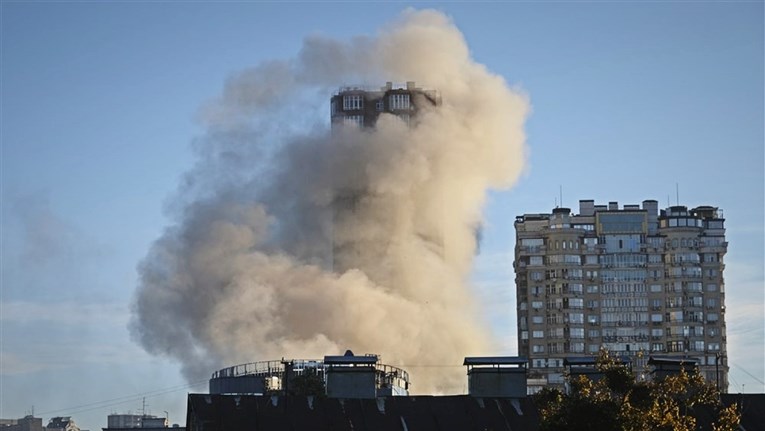 VIDEO Kijev pod žestokim napadom dronova. Eksplozije u centru grada