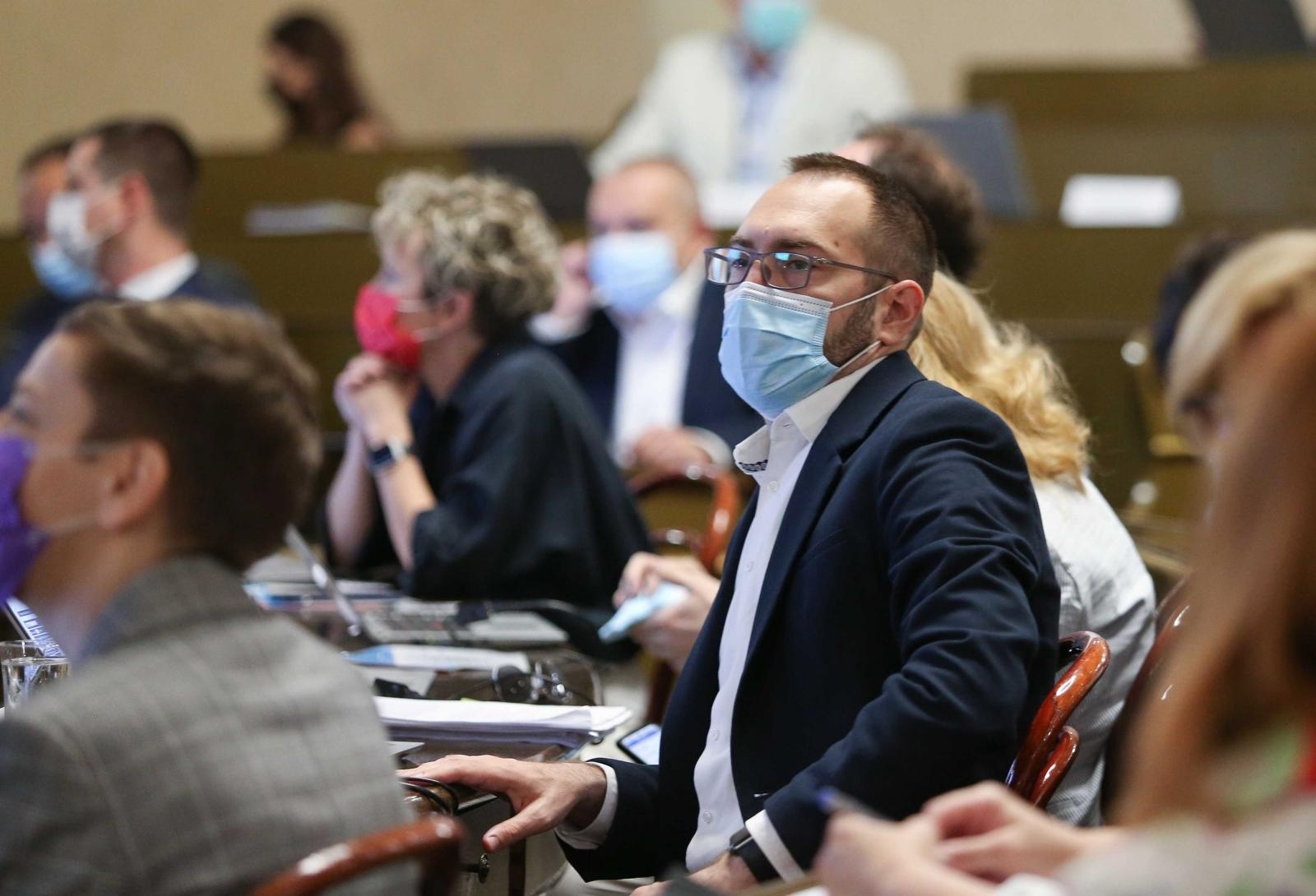 Skupština kasno navečer odbila manevar HDZ-a oko Holdinga, Filipović napao Tomaševića