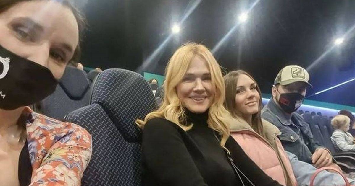 Olivera Balašević pozirala s djecom u kinu, pratitelji pišu: Fali Đole