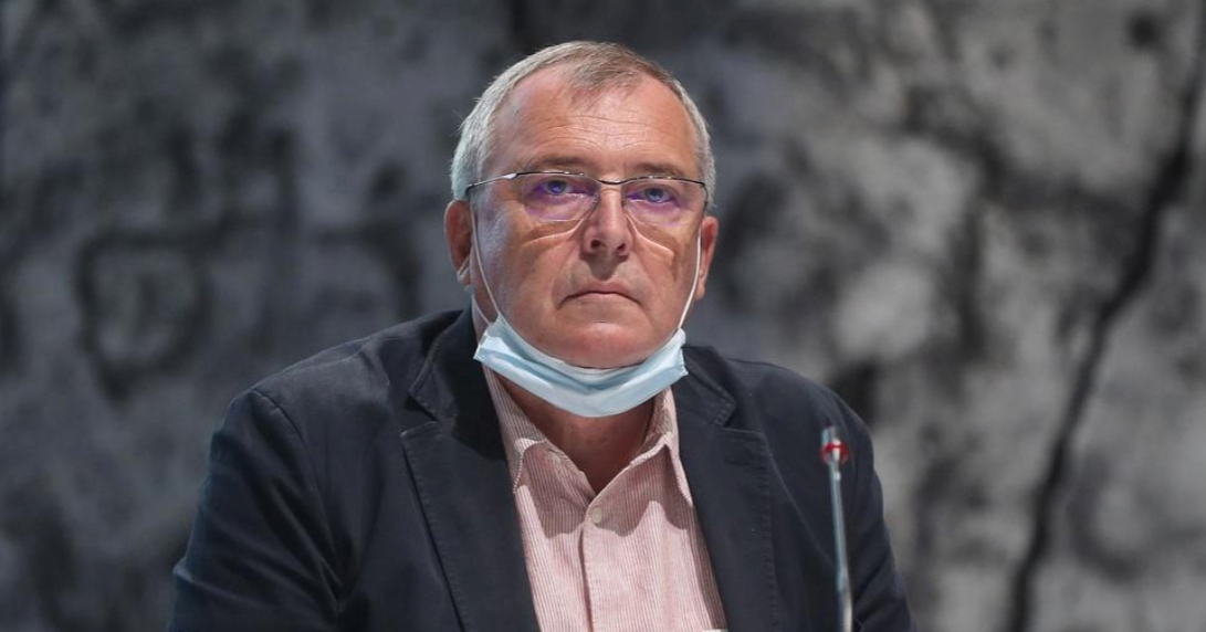 Kad ste posljednji put vidjeli Krunoslava Capaka? Smršavio je i promijenio imidž