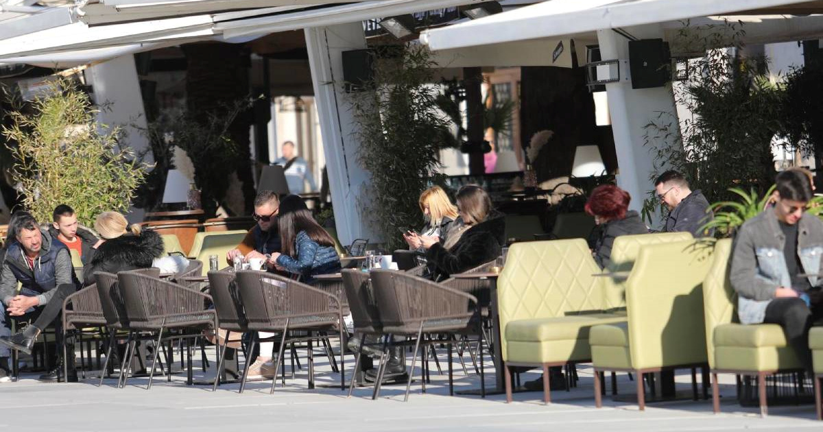 Muškarac (44) u splitskom kafiću napao i teško ozlijedio ženu